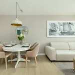 Polanki Aqua Stylowy Z Basenem By Renters Daire Kolobrzeg